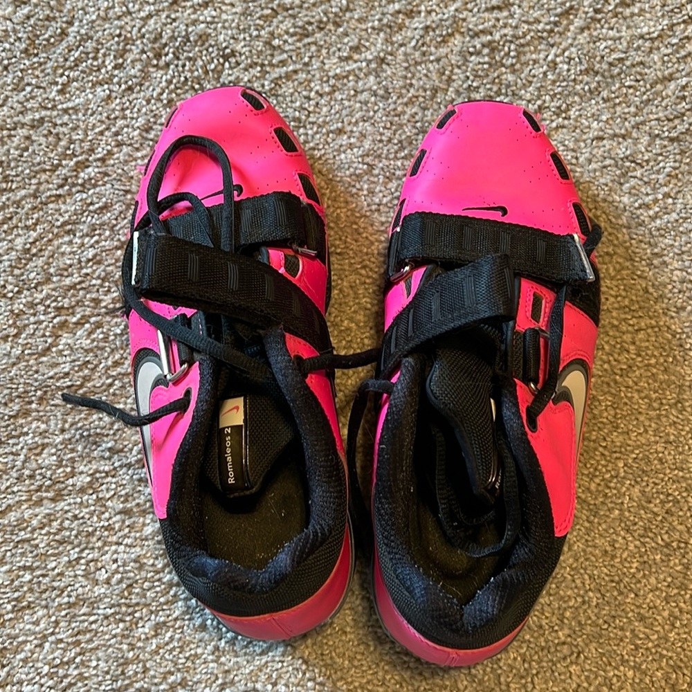 Nike Romaleos 2 in Hot Pink (men’s 6.5 / women’s 8.0): hard to find!
